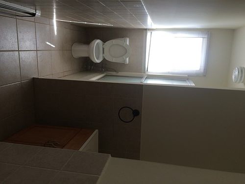 4th image of 30 Carpenter St