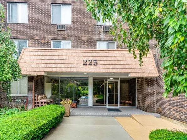 225 S Rohlwing Rd Unit 502, Palatine, IL 60074