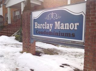 301 Barclay Mnr, Newburgh, NY 12550