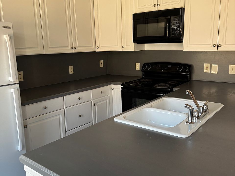 1st image of 4600 Gaston Ave #6