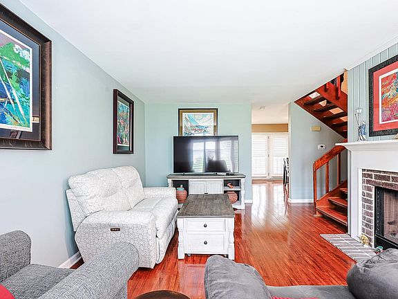 5th image of 304 75th Ave N #C