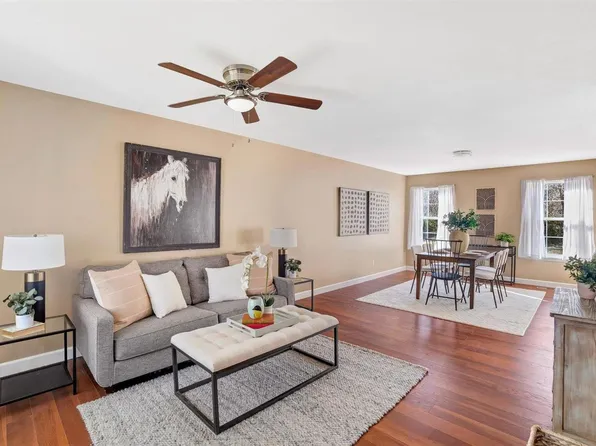 224 Williamsburg Dr, Crystal City, MO 63019