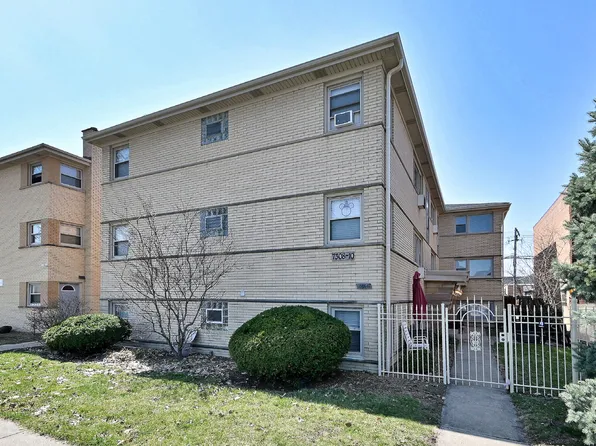 7310 N Harlem Ave APT 303, Chicago, IL 60631
