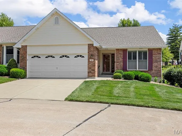 22 McKinley Pointe Ct Unit 14C, Saint Charles, MO 63301