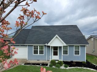 124 Southwest St, Hurricane, WV 25526