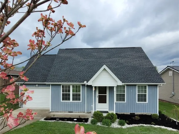 124 Southwest St, Hurricane, WV 25526