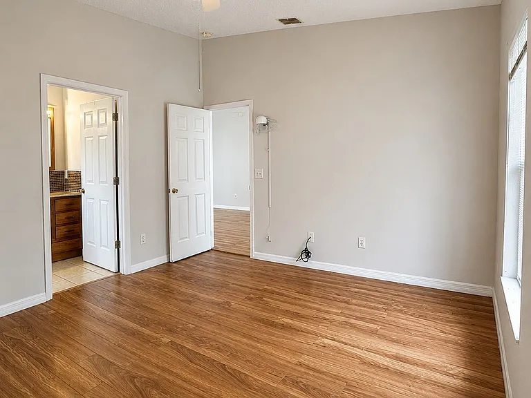 359 Walpole Loop — Photo 7