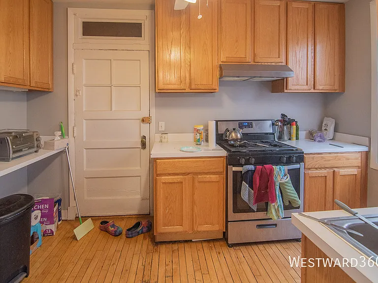 7648 N Greenview Ave #2 — Photo 4