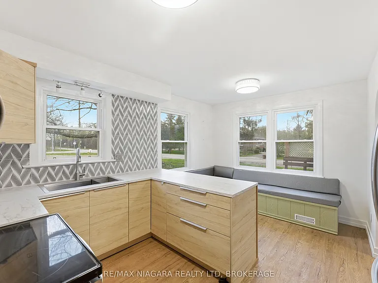 355 Bernard Ave — Photo 4