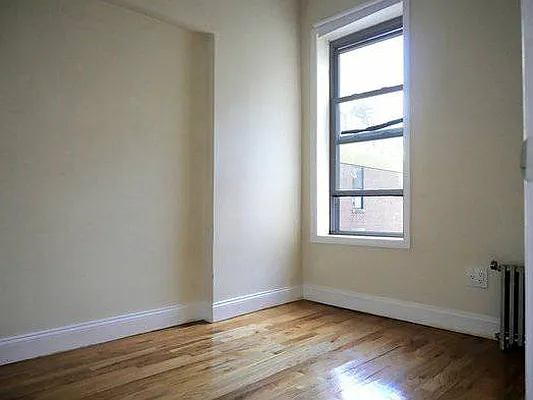 Rented by Premier Metro Realty Corp | media 35