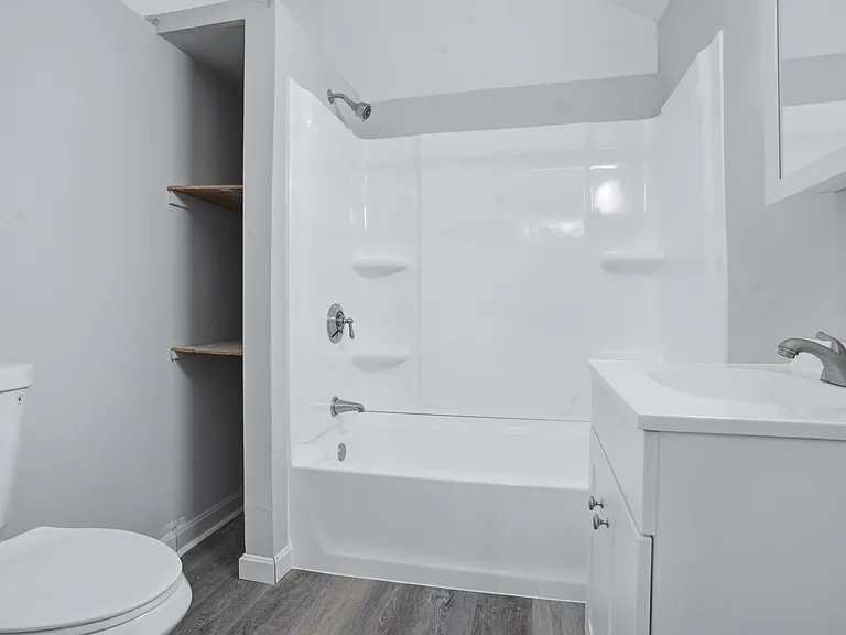 660 Public St #2 — Photo 20
