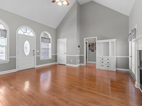 2nd image of 103 Canary Ln