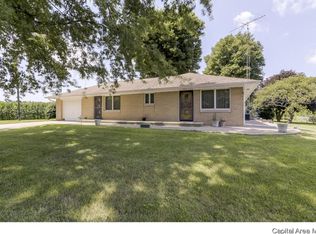 1911 N Farmingdale Rd, Pleasant Plains, IL 62677