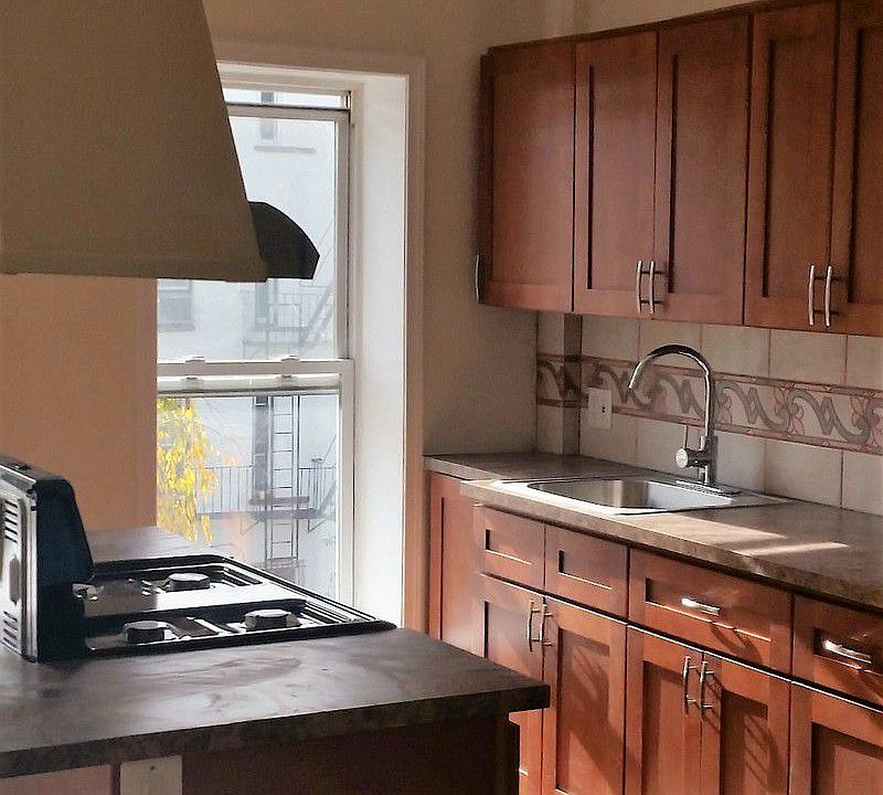 1st image of 42 Garfield Pl #3