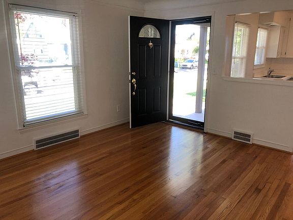 4th image of 841 Farmdale St