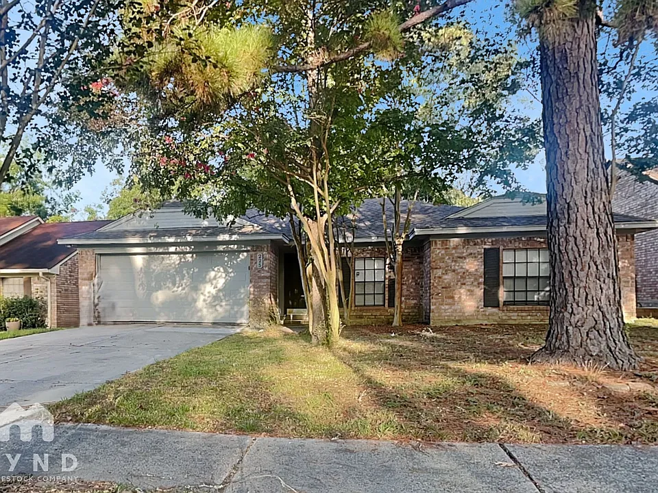 225 Bedford Ln