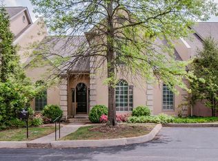 123 Brighton Close, Nashville, TN 37205