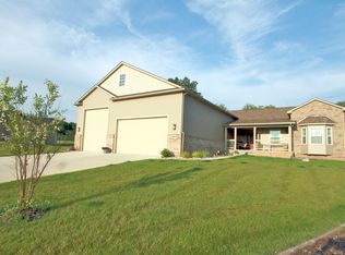 4684 Pebble Ct, White Lake, MI 48383