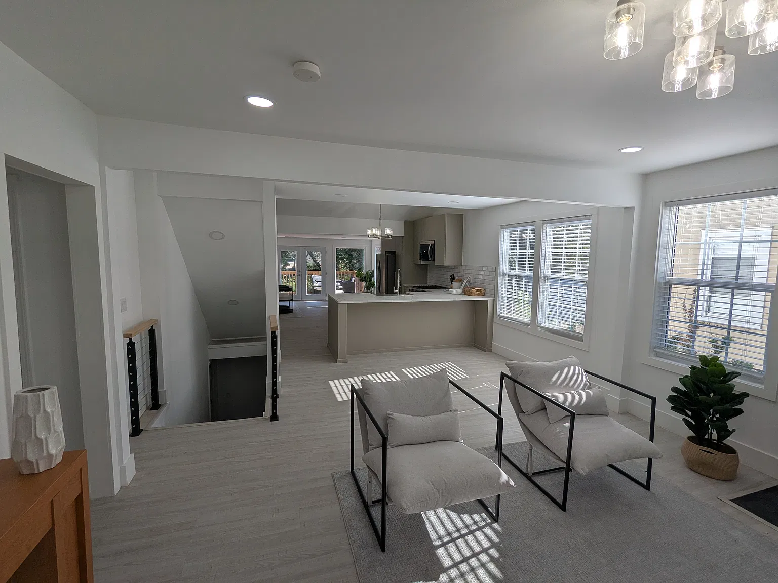3 bed, 1983 sqft, $2,750 — Photo 3
