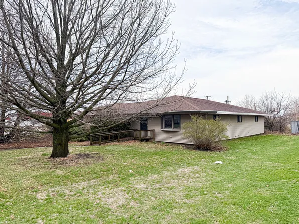694 N Elm St, Herscher, IL 60941
