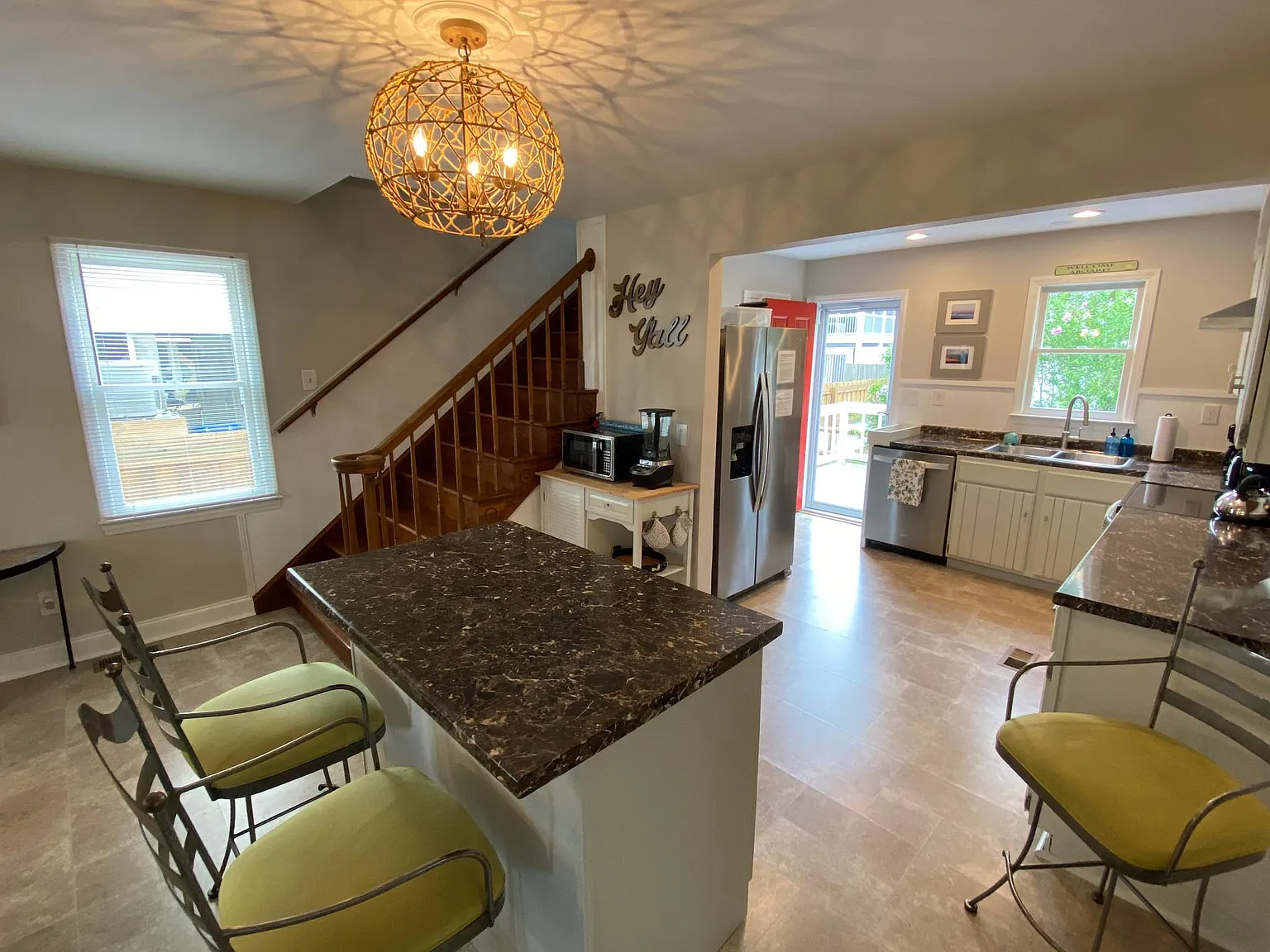 5 bed, 1900 sqft, $3,250 — Photo 4