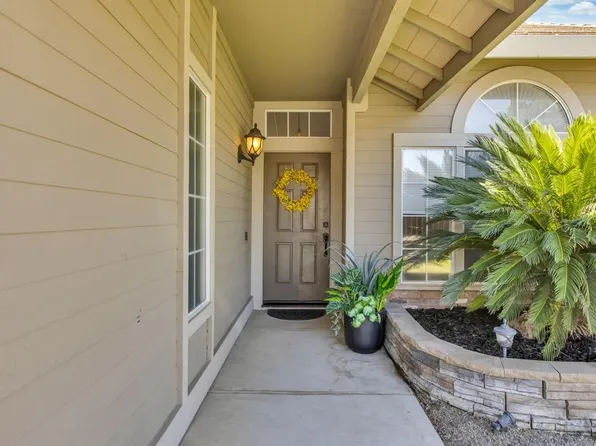 1562 Steinbeck Dr, Roseville, CA 95747