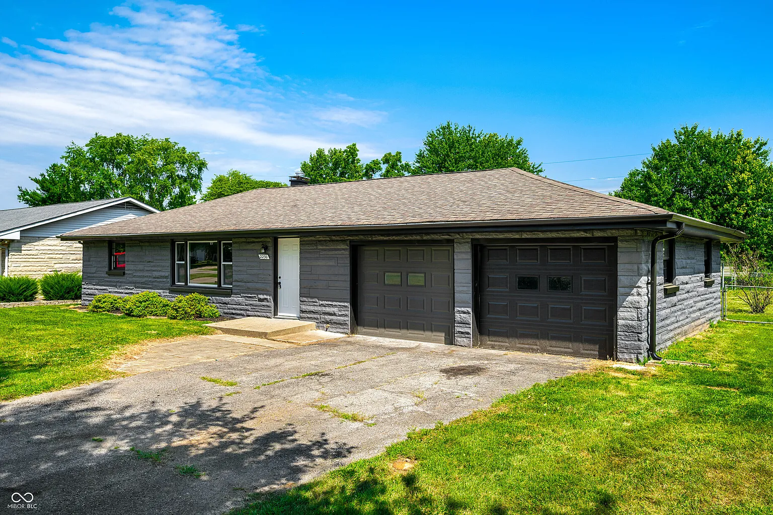 2230 Sims Dr photo 1