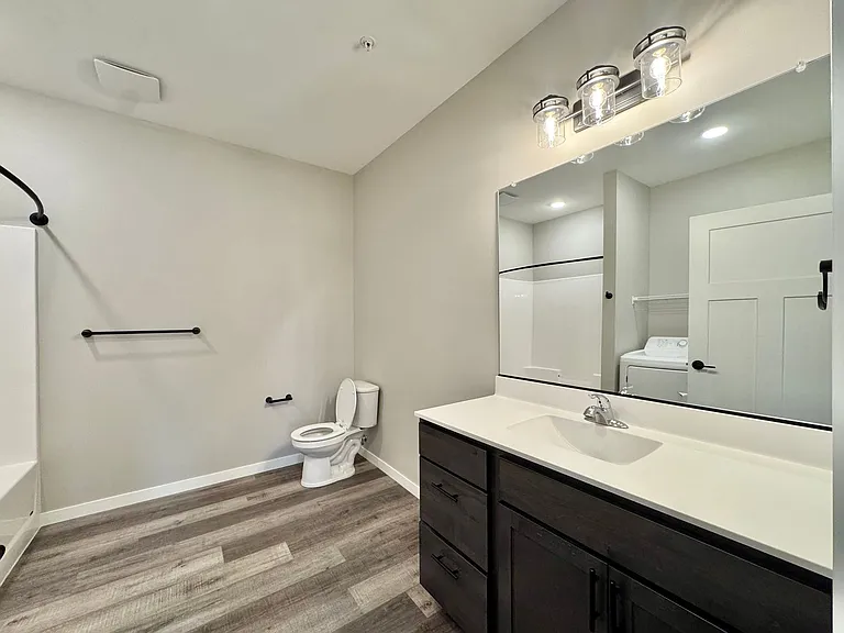 765 Meridian St — Photo 16