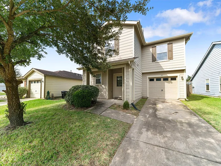 311 Remington Creek Dr — Photo 1