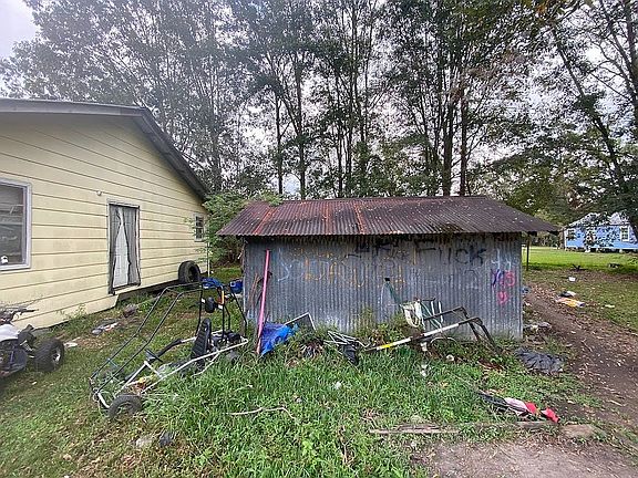 4th image of 1312 Long Ave