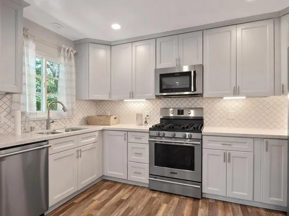 83 Fairview Plz #A, Los Gatos, CA 95030