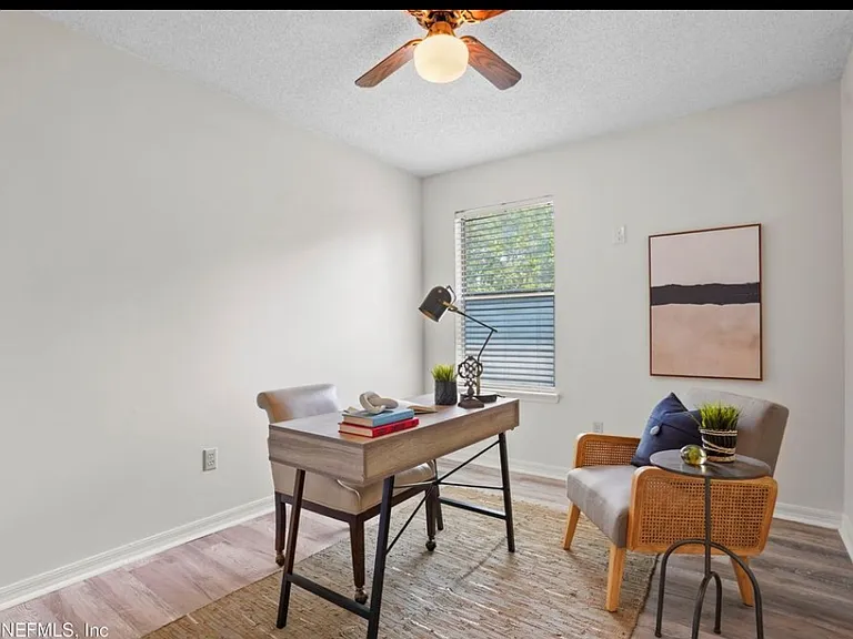 12054 Cobblewood Ln N — Photo 7