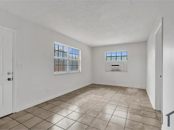 2525 Superior St APT 4, Opa Locka, FL 33054