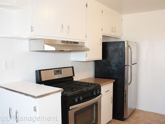 2nd image of 5640 S La Brea Ave APT 4