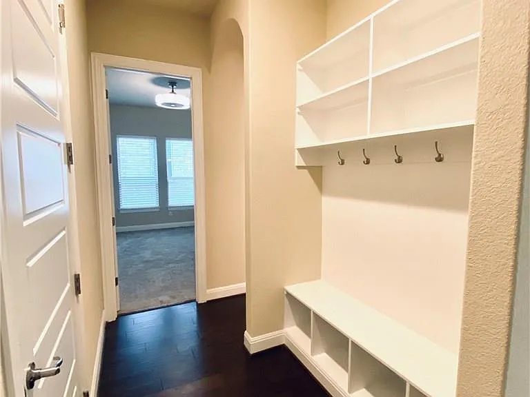 821 Richardson Ln — Photo 25