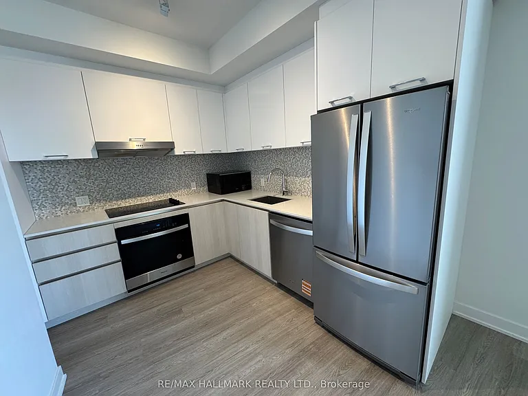 8188 Yonge St #431 — Photo 9