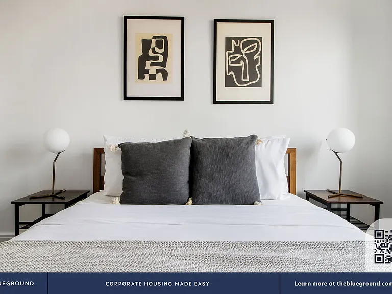 210 W 70th St #1502 — Photo 10
