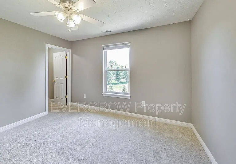 1047 Andrew Ct — Photo 31