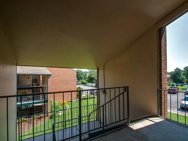 515 Basswood Ave #K104 — Photo 24