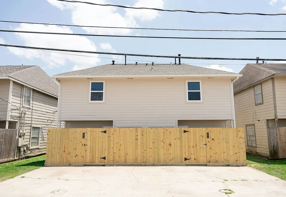 Building Photo - 12214 Ormandy St #12216