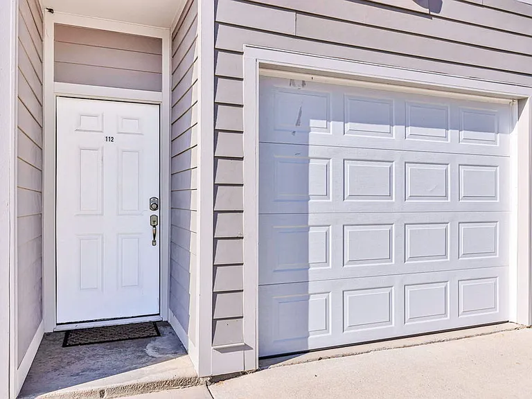 112 E Orchard Loop — Photo 1