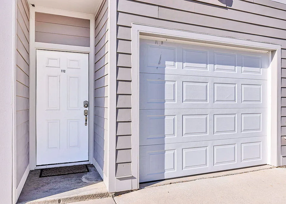112 E Orchard Loop