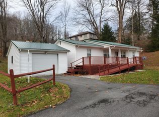 102 Banks St, Ansted, WV 25812