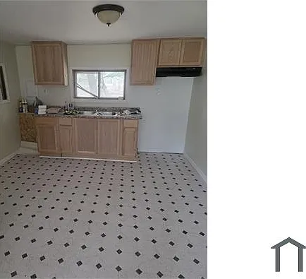 5634 108th Ave — Photo 3