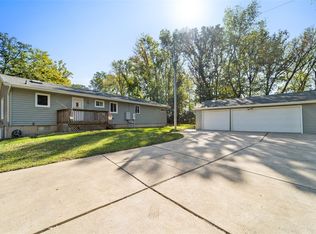 34100 Noble Ct, Adel, IA 50003