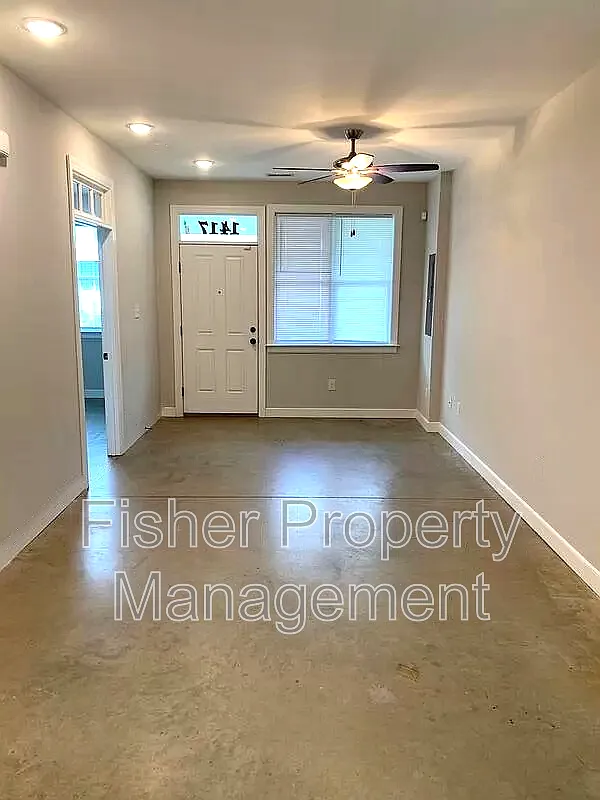 3 bed, 2.5 bath, 1104 sqft, $1,595 — Photo 3