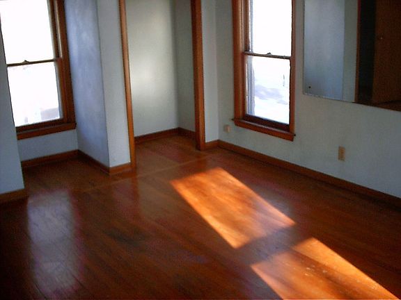 Mstr bdr w/hardwood floors