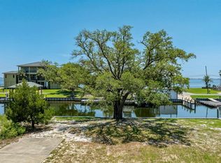 2653 Bay St, Gulf Breeze, FL 32563