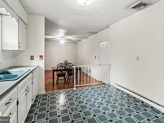 3rd image of 3261 Trinity Rd