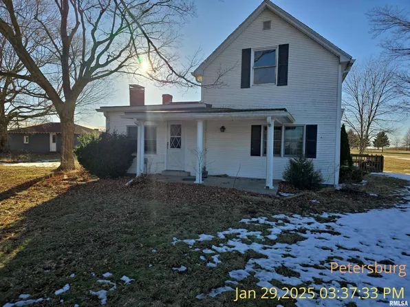 601 1/2 S Shore Dr, Petersburg, IL 62675